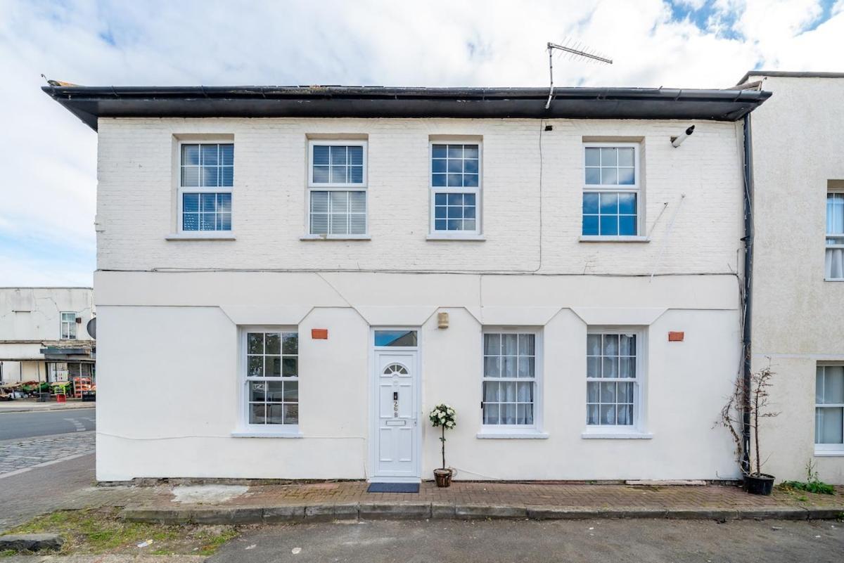 Family Near 02 Arena, Excel Centre With Parking Appartement